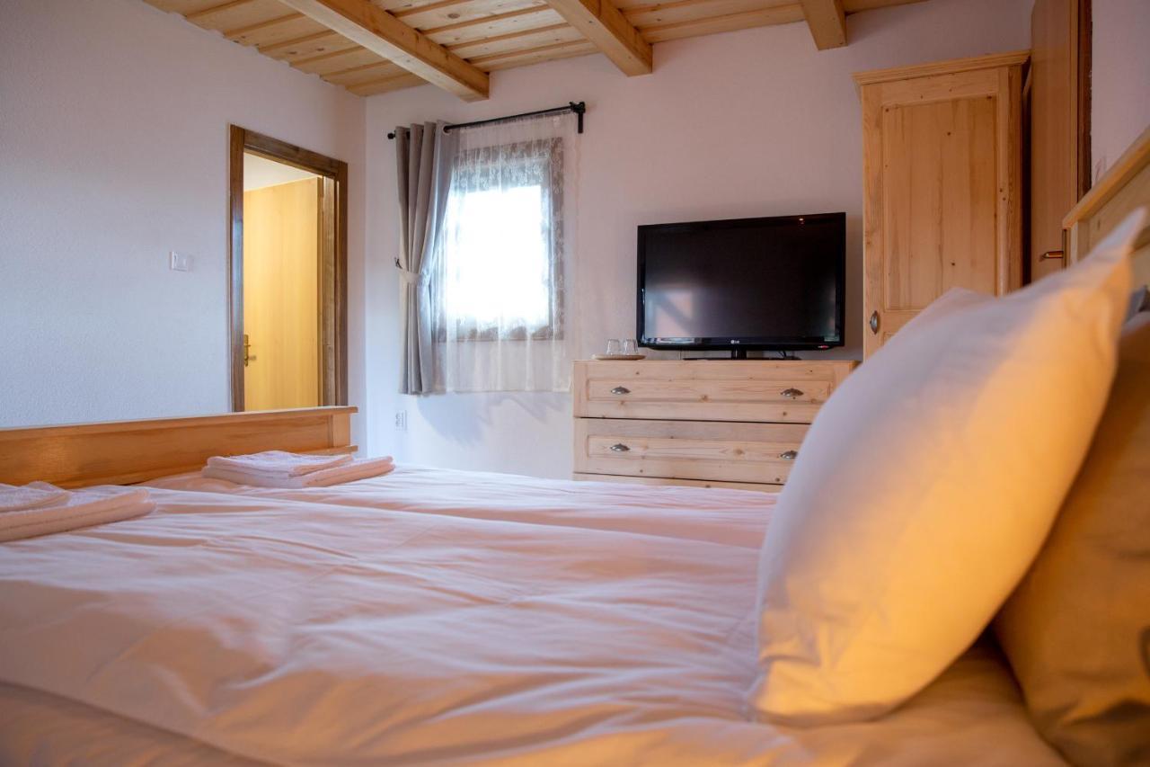 Pepi Vendeghaz - Casa De Oaspeti Pepi Joseni  Экстерьер фото